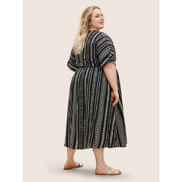 Size 22 - 24 3x BloomChic Geometric Dolman Sleeve Pocket Shirred Split Hem Dress - Picture 5 of 9